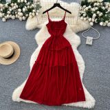 Fold up the waist, create a sense of drape, and swing a long skirt