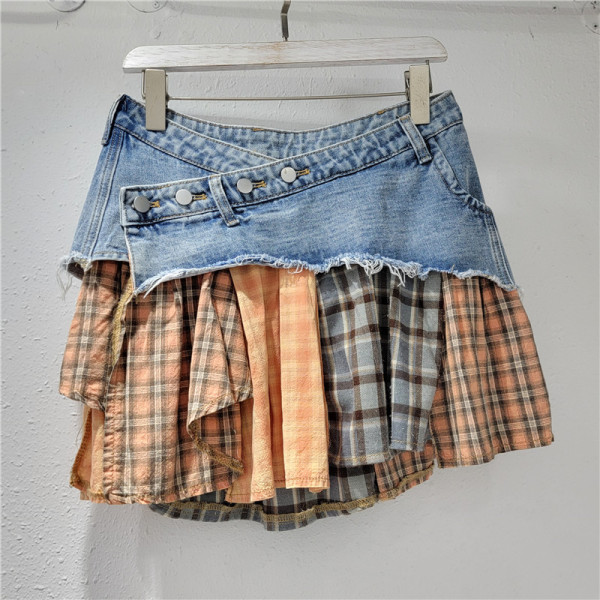 Low waisted spliced denim short skirt