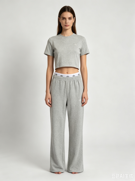Short sleeved T-shirt top and pants set