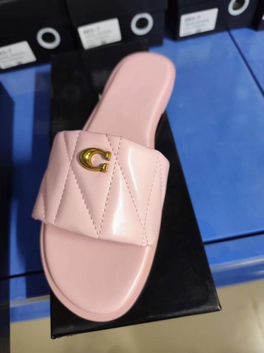 Flat bottomed one-piece slippers