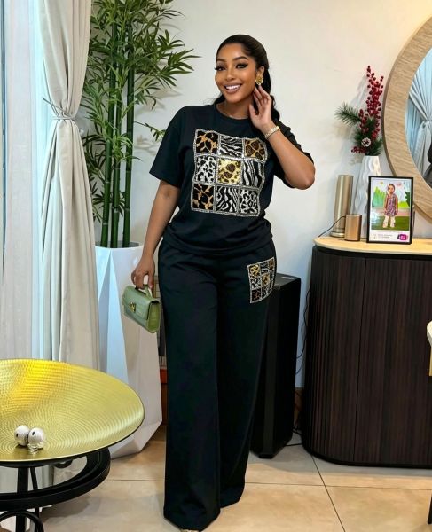 Nine grid hot stamping retro leopard print plush short sleeved wide leg pants two-piece set C1074934514023