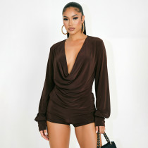 Deep V-neck long sleeved top with pleats, paired with three part shorts set J26ST411 Deep V-neck long sleeved top with pleats, paired with three part shorts set J26ST411
