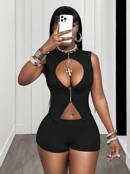 Round neck chest hollow out buckle top, high waist tight shorts set K26L2591