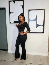 U-neck cropped top with cropped sleeves, high waist and hip lifting flared pants set K26L2925
