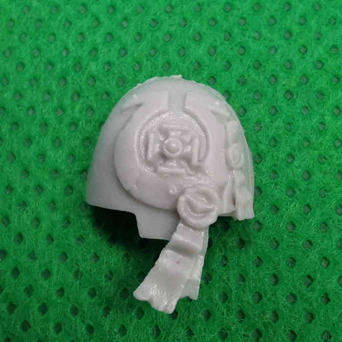 Ultramarines Terminator Shoulder Pads