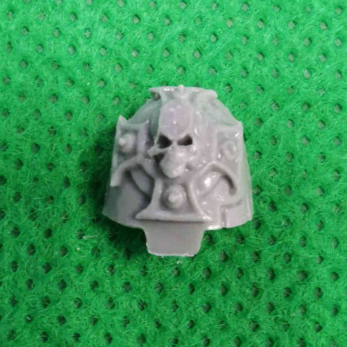 Black Templars Terminator Shoulder Pads