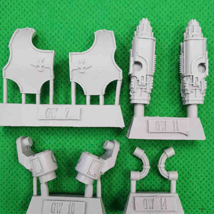 Adeptus Titanicus: Dire Wolf Heavy Scout Titan with Neutron Laser bits