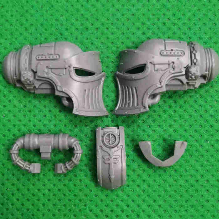 Adeptus Titanicus Warbringer Nemesis Titan with Quake Cannon, Volcano Cannon and Laser Blaster bits