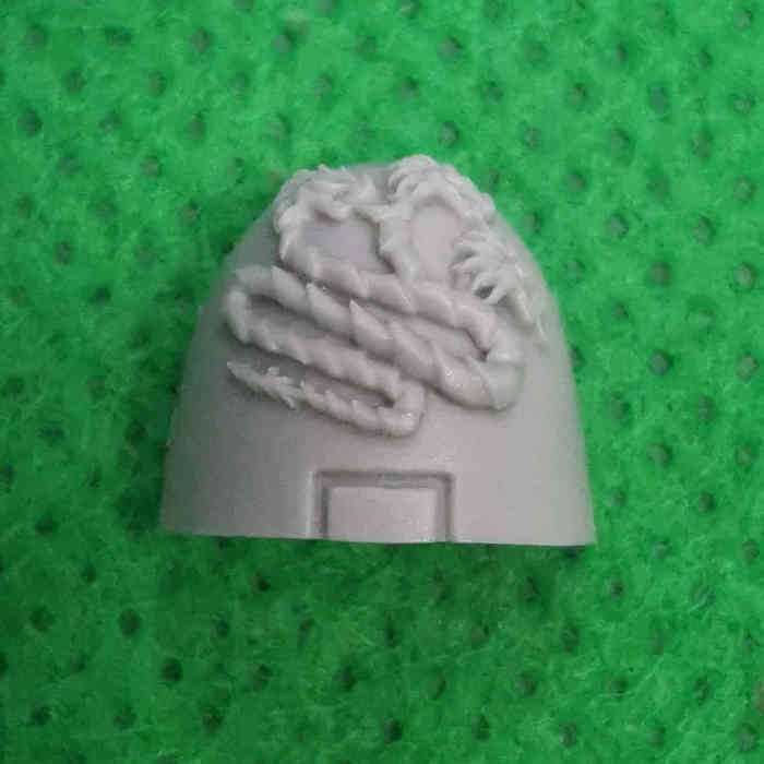 Alpha Legion MKVI Shoulder Pads