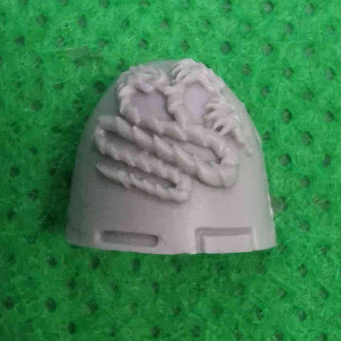 Alpha Legion MKVI Shoulder Pads