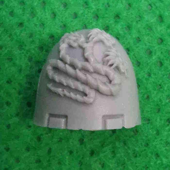 Alpha Legion MKVI Shoulder Pads