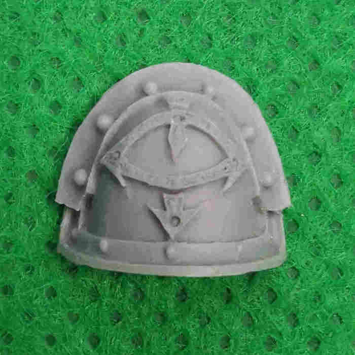 Sons Of Horus Legion MKIII Shoulder Pads bits