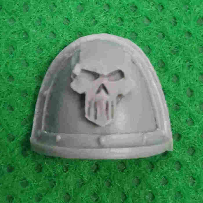 Iron Warriors Legion MKII Shoulder Pads