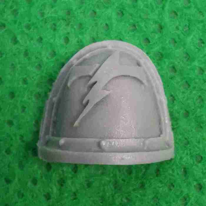 White Scars Mk II Shoulder Pads