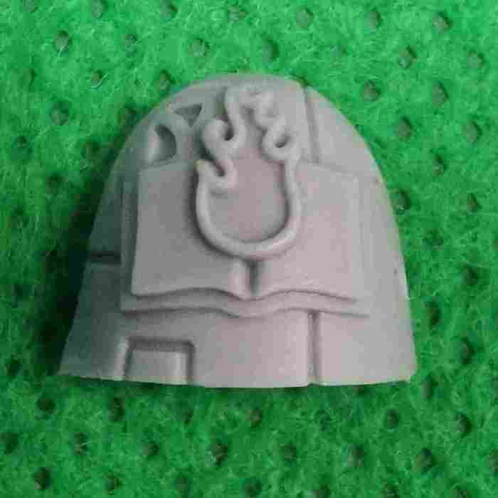 Word Bearers MKVI Shoulder Pads