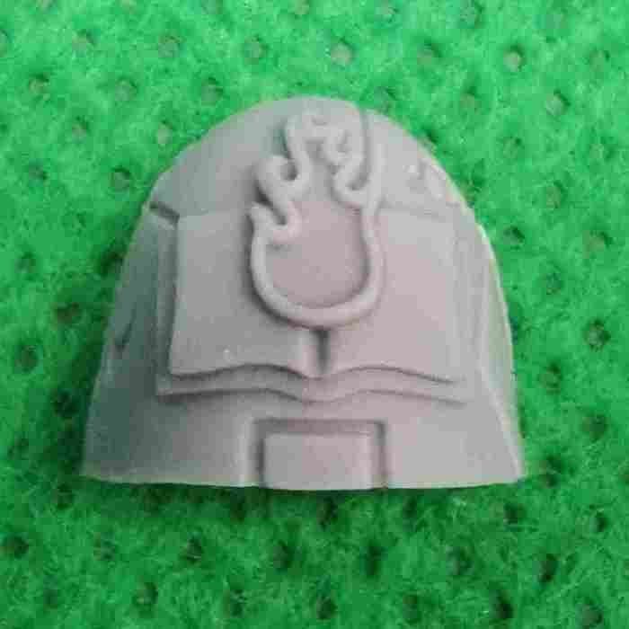 Word Bearers MKVI Shoulder Pads