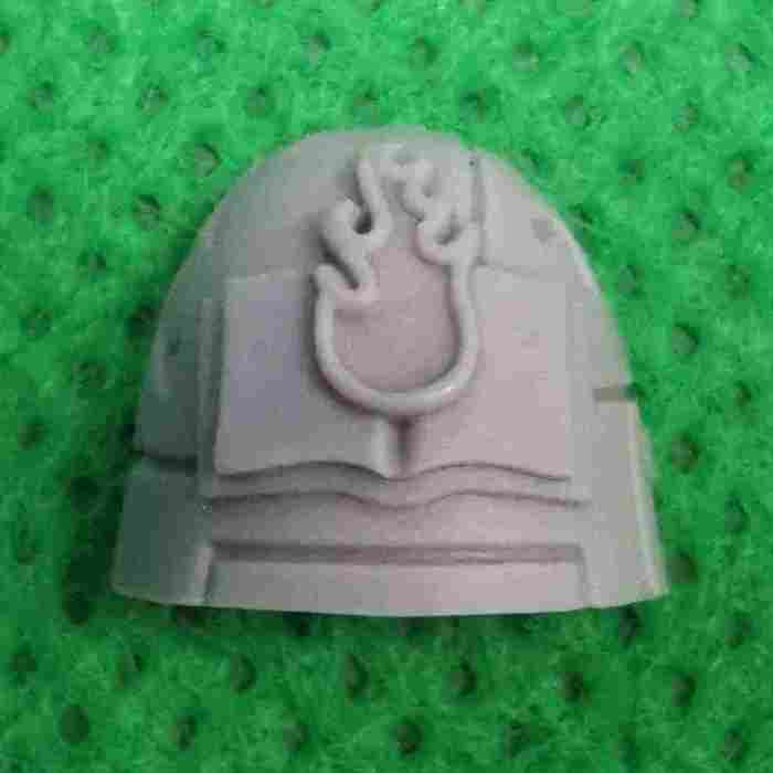 Word Bearers MKVI Shoulder Pads