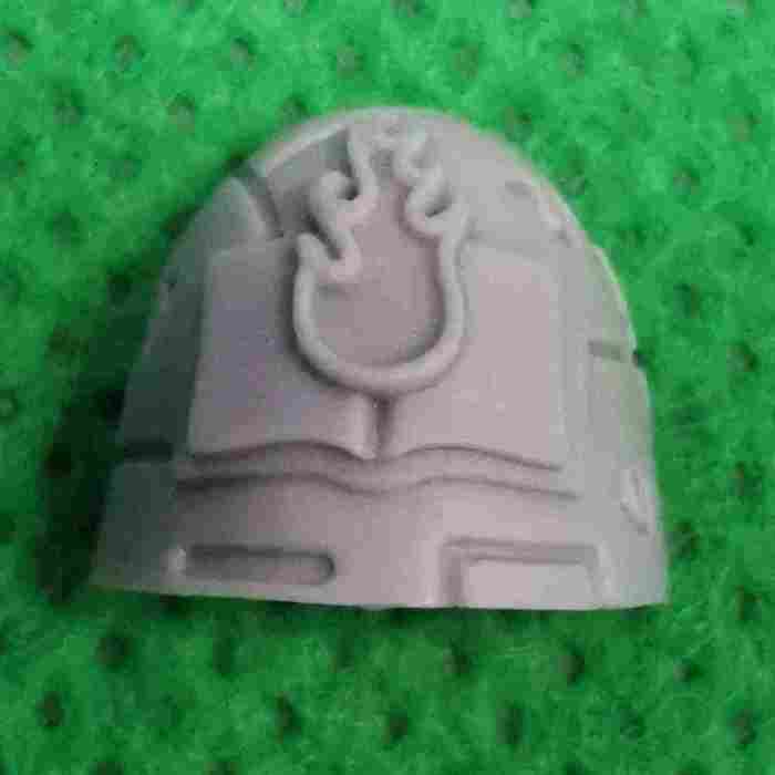 Word Bearers MKVI Shoulder Pads