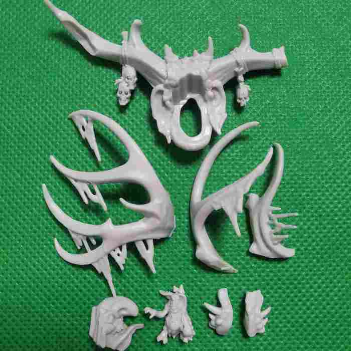 Trugg the Troggoth King bits