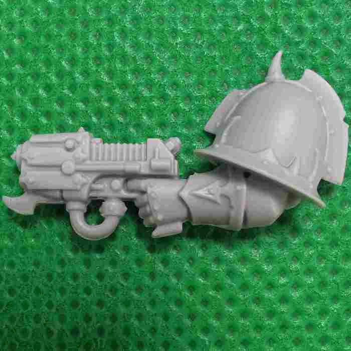 Chaos Space Marines Aspiring Champion Plasma Pistol Chainaxe