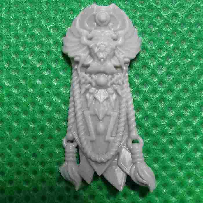 Adeptus Custodes Vexilus Praetor in Allarus Terminator Armour / Shield-Captain in Allarus Terminator Armour/Allarus Custodians