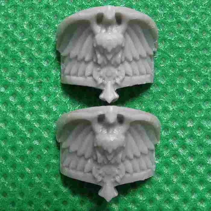 Adeptus Custodes Vexilus Praetor in Allarus Terminator Armour / Shield-Captain in Allarus Terminator Armour/Allarus Custodians