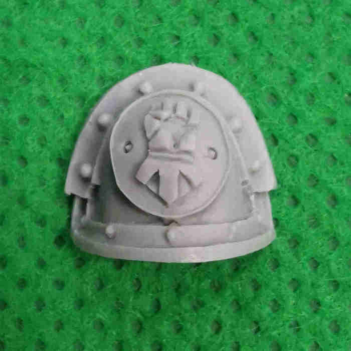 Imperial Fists Legion MKIII Shoulder Pad bits