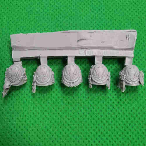 Raven Guard Space Marines Upgrade Pack bits - Shoulder Pads