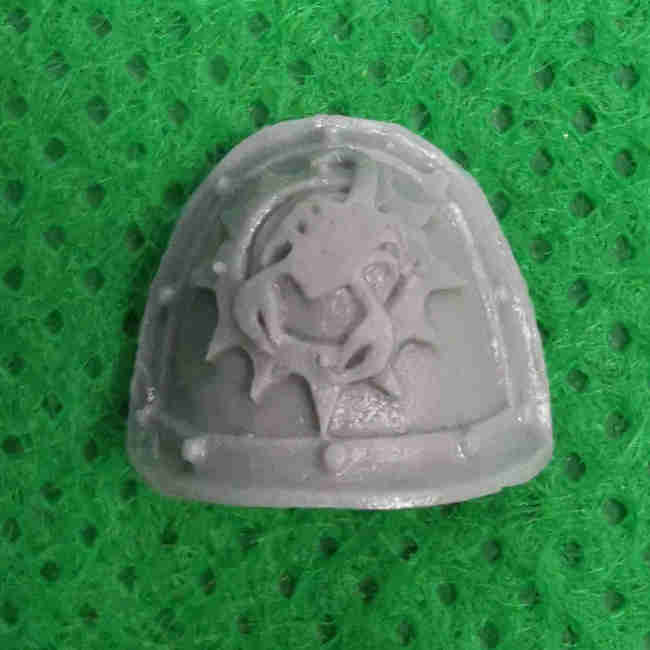 Red Scorpions With Honour Guard Bits - Shoulder Pad