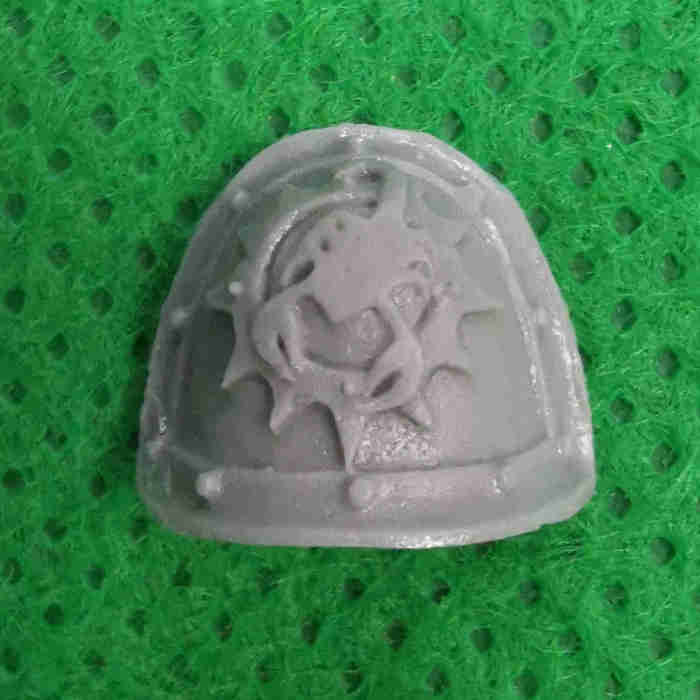Red Scorpions With Honour Guard Bits - Shoulder Pad