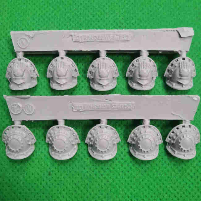 Iron Hands Legion MKIII Squad bits - Shoulder Pads