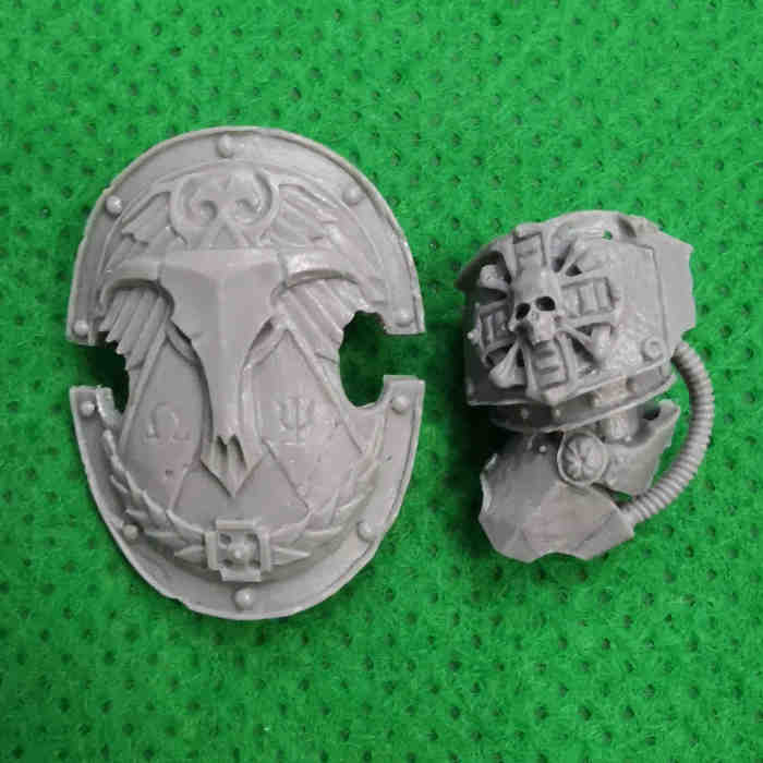 Asterion Moloc And Ivanus Enkomi Of The Minotaurs bits - Shield