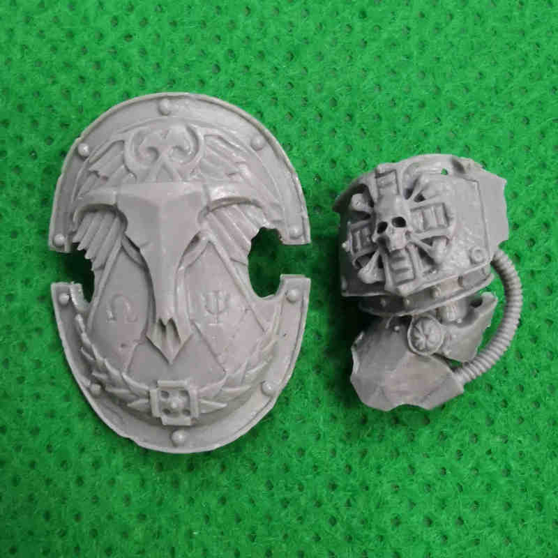 Asterion Moloc And Ivanus Enkomi Of The Minotaurs bits - Shield