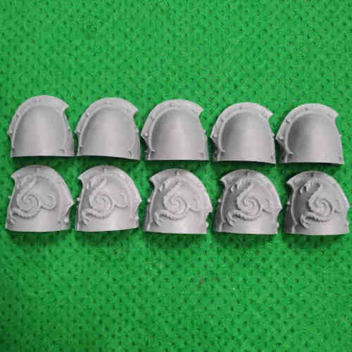 Alpha Legion Headhunter Kill Team Upgrade Set bits - Shoulder Pads
