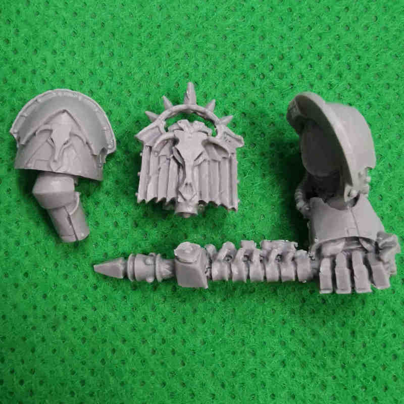 Asterion Moloc And Ivanus Enkomi Of The Minotaurs bits - Sword