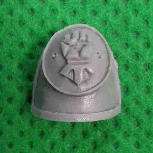 Imperial Fists Legion MKIV Shoulder Pad