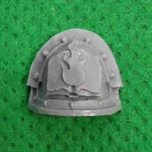 Word Bearers Legion MkIII Shoulder Pads bits 