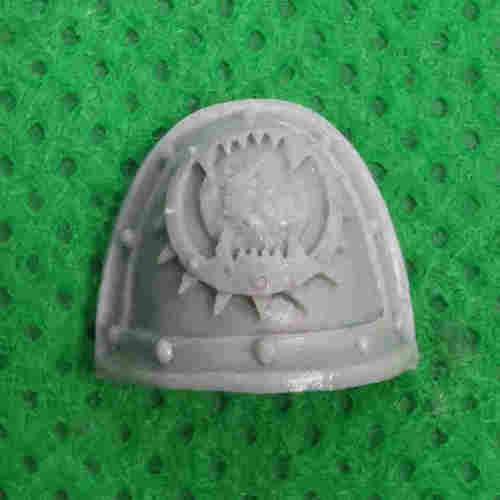 World Eaters Legion MKII Shoulder Pads bits 