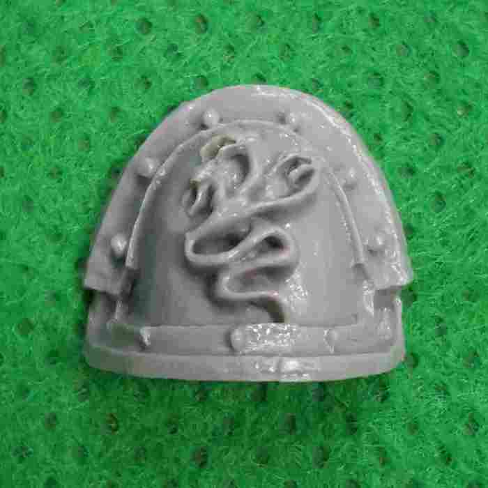 Alpha Legion MKIII Shoulder Pad bits