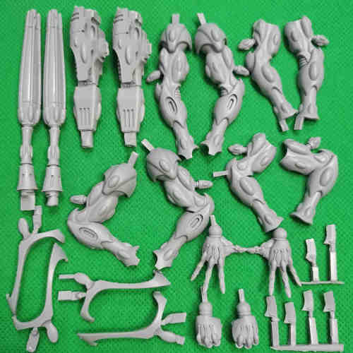 Skathach Wraithknight with Deathshroud Cannon bits 