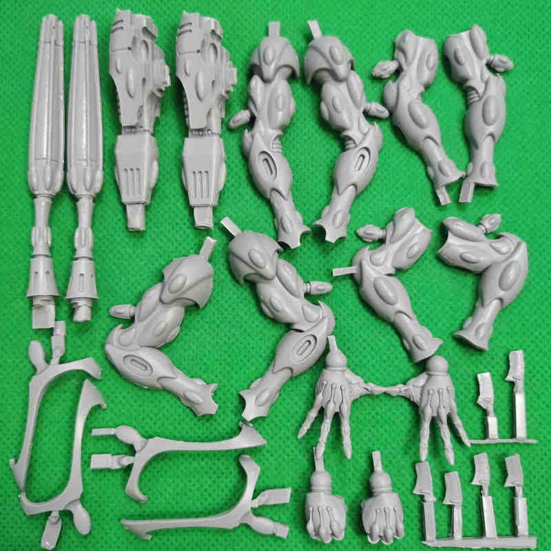 Skathach Wraithknight with Deathshroud Cannon bits 