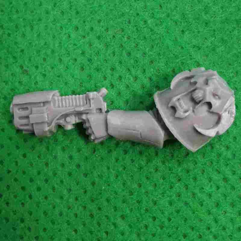 Word Bearers Zardu Layak And Blade Slaves Bodyguard bits
