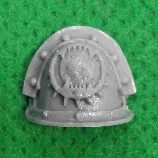 World Eaters Legion MKIII Shoulder Pads bits
