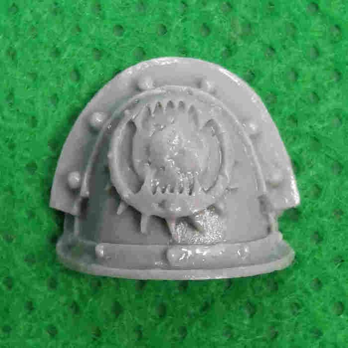 World Eaters Legion MKIII Shoulder Pads bits