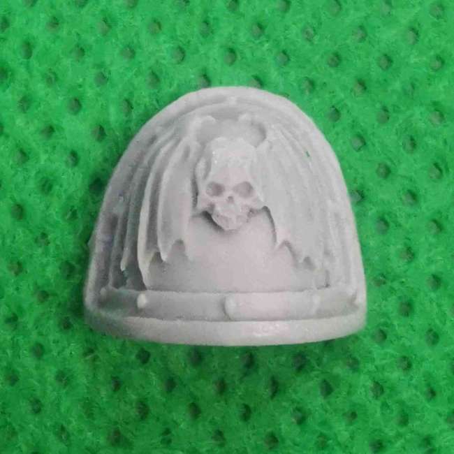 Night Lords Legion MkII Shoulder Pads bits