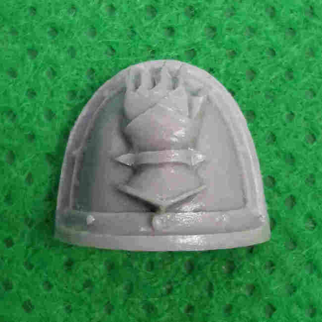 Iron Hands Legion MKII Shoulder Pads bits