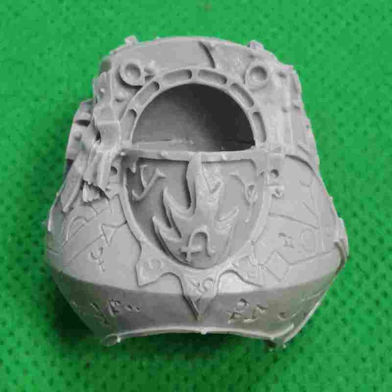 Word Bearers Legion Contemptor Dreadnought bits