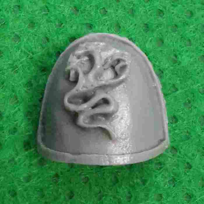 Alpha Legion MKIV Shoulder Pad bits 