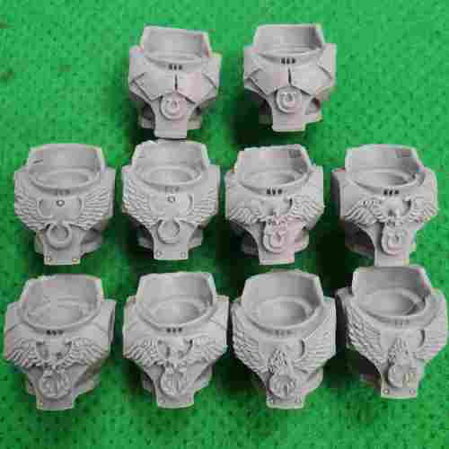 Ultramarines Invictarii Heads & Torsos bits