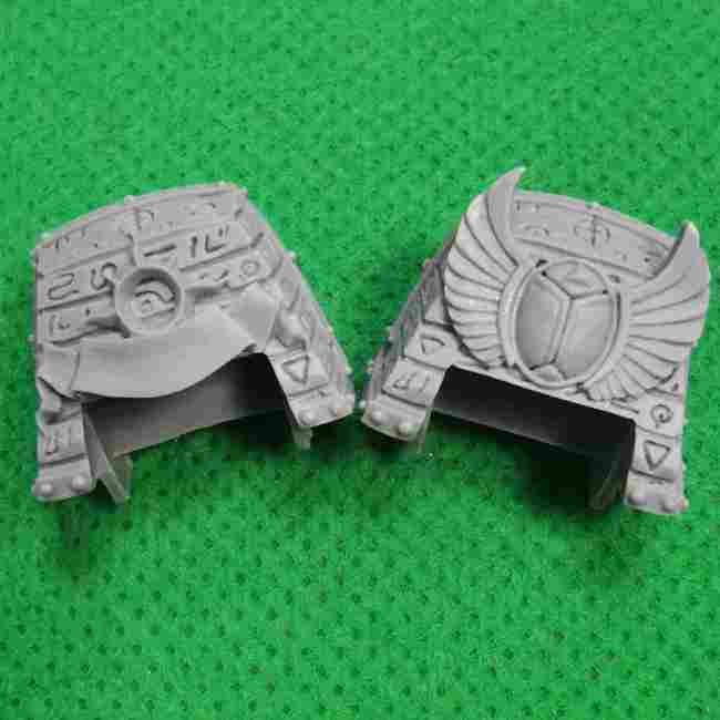 Thousand Sons – Contemptor-Osiron Dreadnoughtt bits